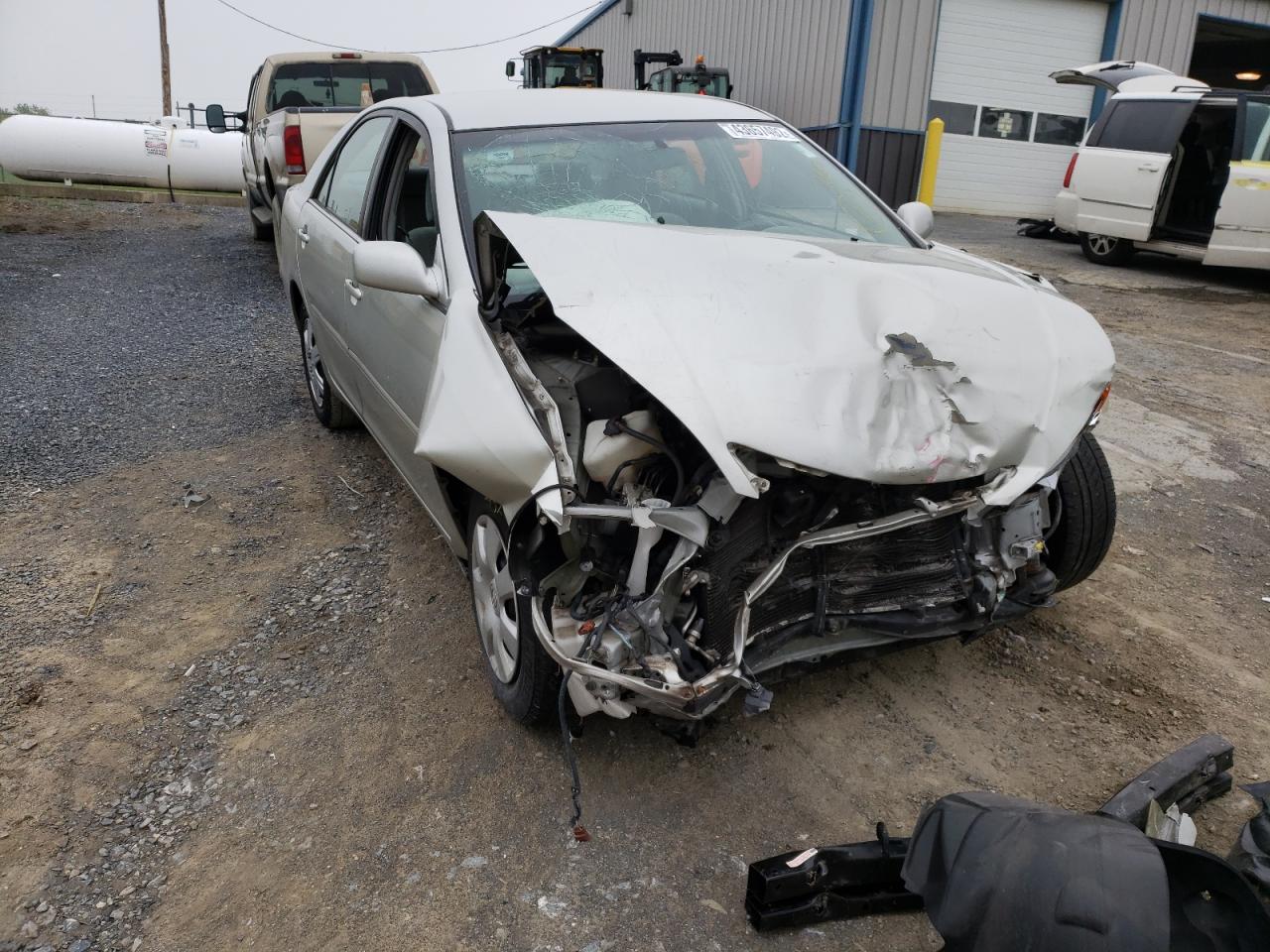 TOYOTA CAMRY LE 2002 with VIN 4T1BE32K62U630977 - Photo from auction