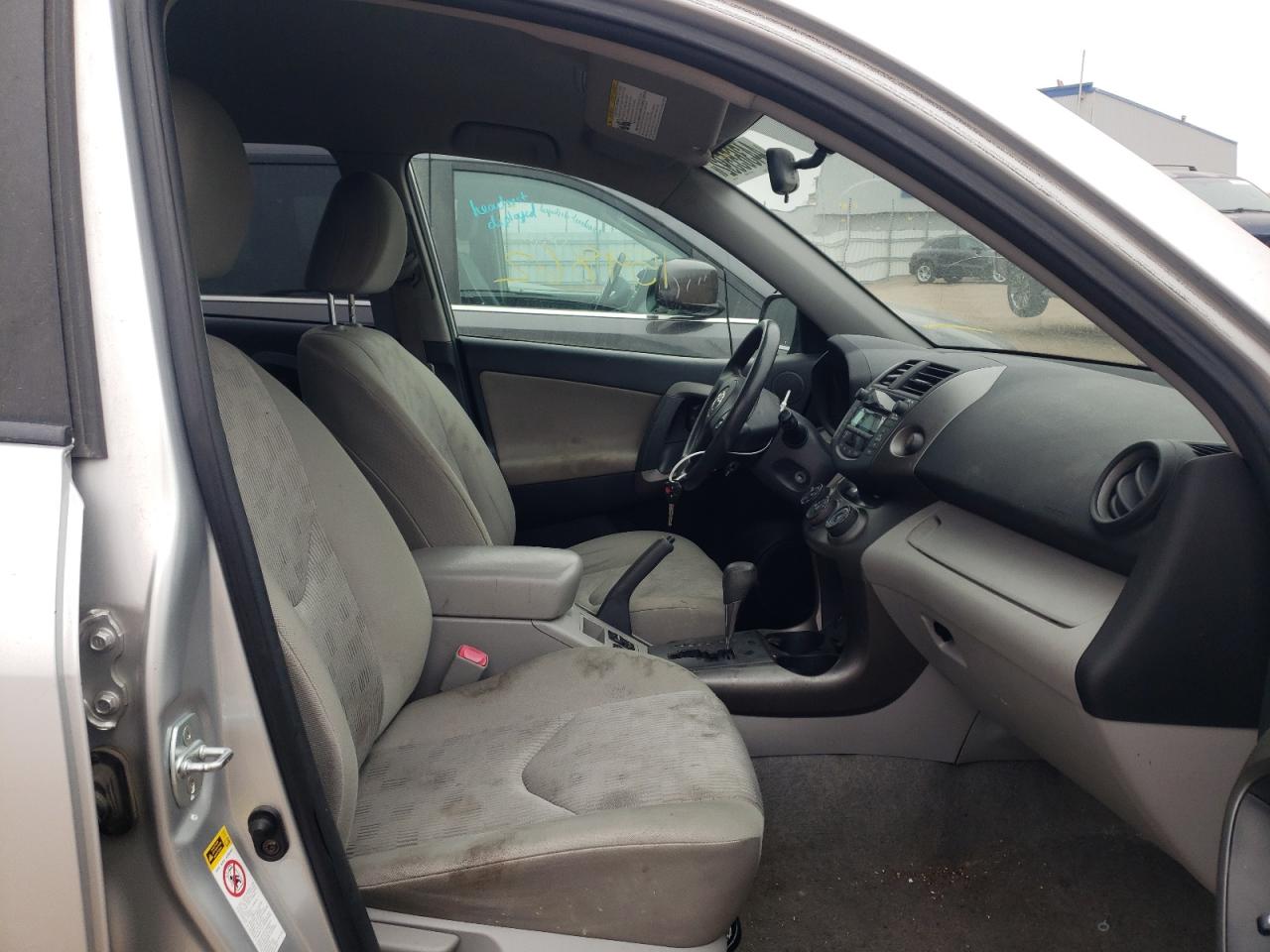 Photo 5 from auction – 2010 TOYOTA RAV4 with VIN JTMZF4DV6A5014962