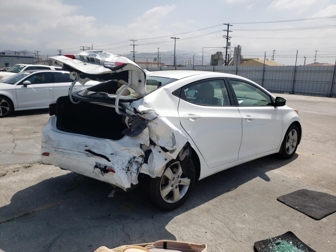 Photo 4 from auction – 2012 HYUNDAI ELANTRA GL with VIN 5NPDH4AE3CH119731