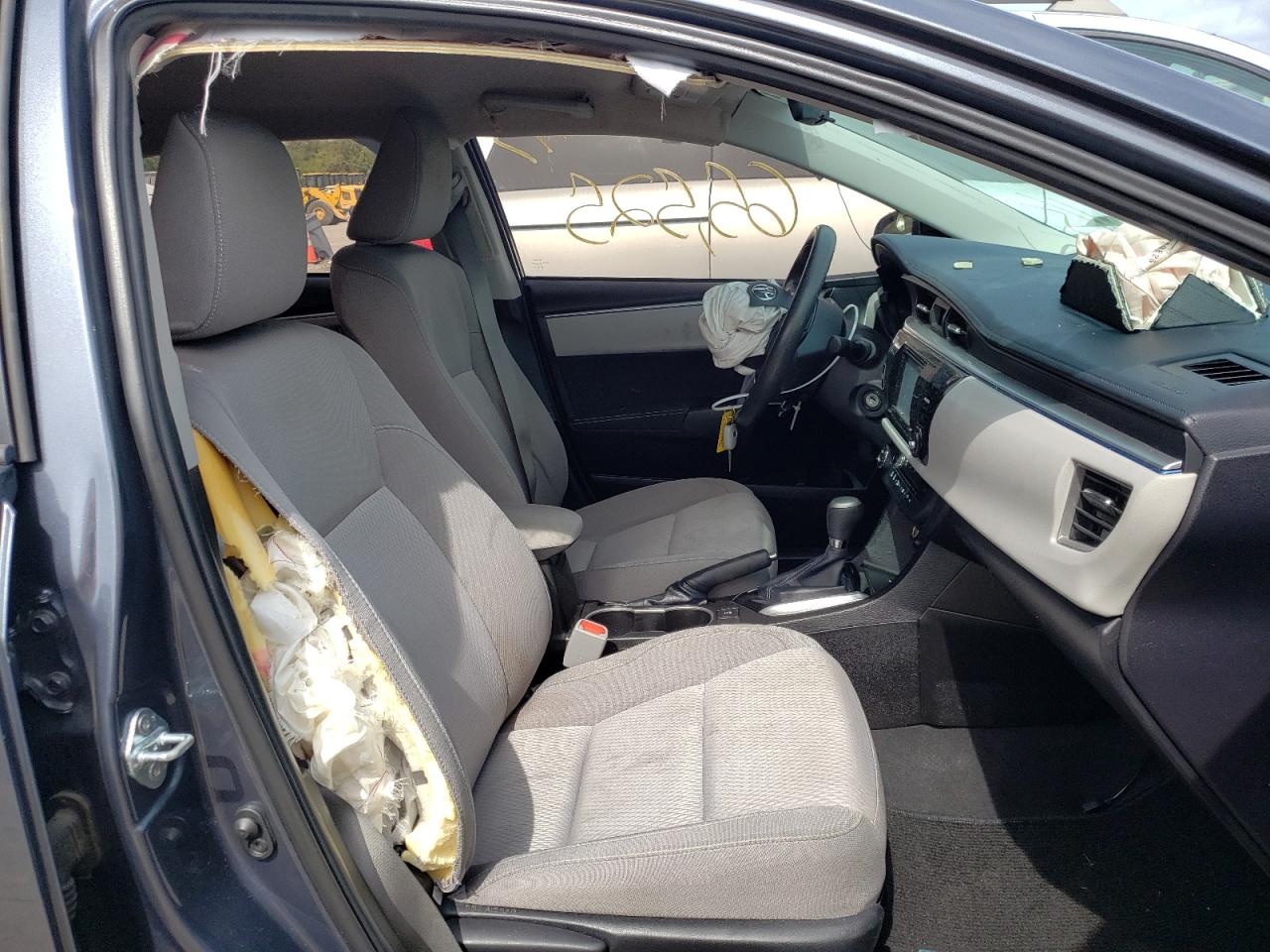 Photo 5 from auction – 2015 TOYOTA COROLLA L with VIN 5YFBURHE0FP333010