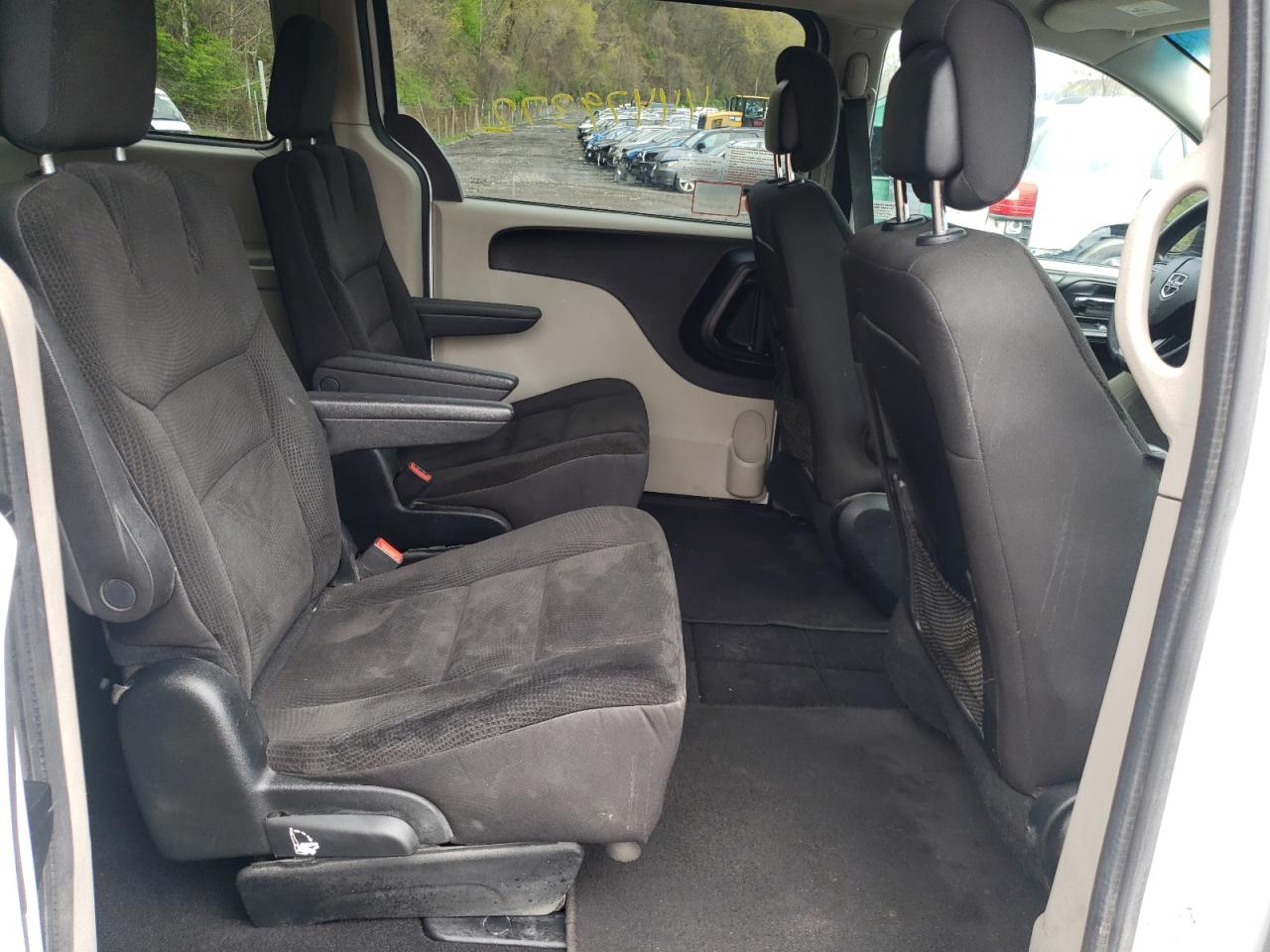 Photo 6 from auction – 2017 DODGE GRAND CARA with VIN 2C4RDGBG0HR793008