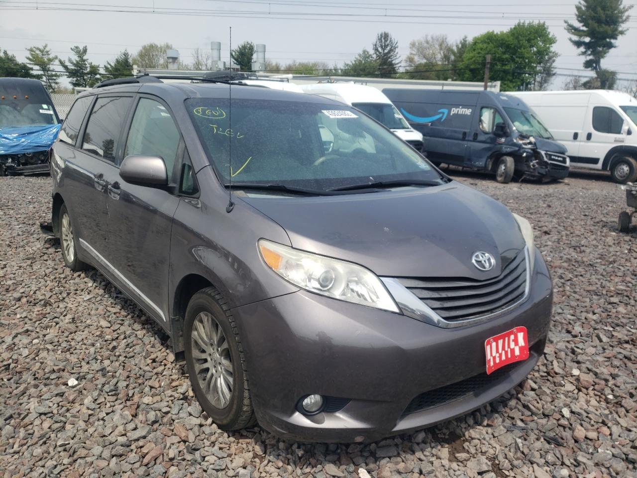 TOYOTA SIENNA XLE 2012 with VIN 5TDYK3DC8CS268637 - Photo from auction