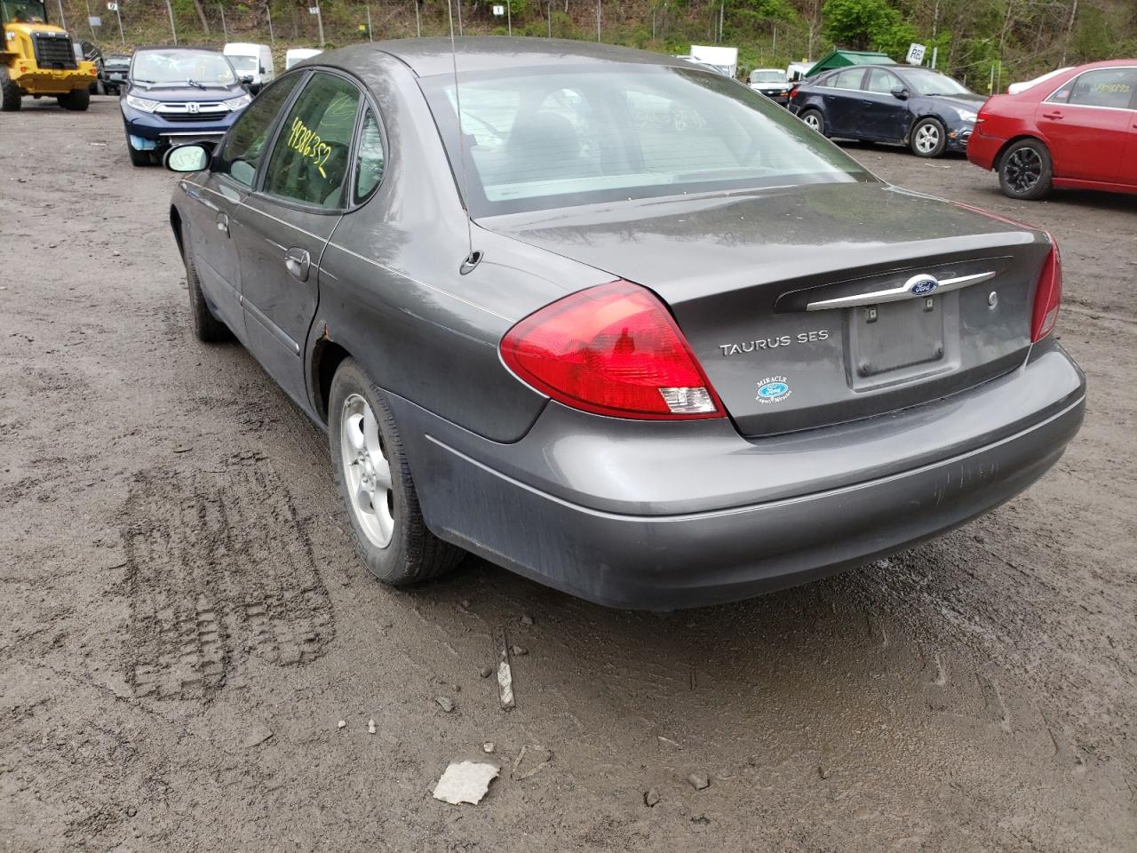 Photo 3 from auction – 2002 FORD TAURUS SES with VIN 1FAFP55242A247702