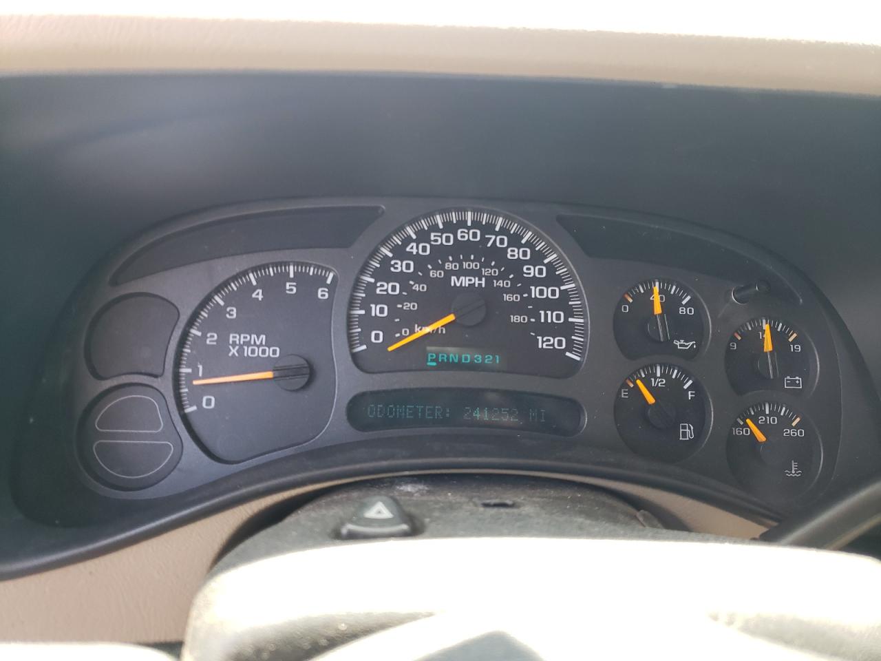 Photo 8 from auction – 2004 CHEVROLET SILVERADO with VIN 2GCEK19T741274809