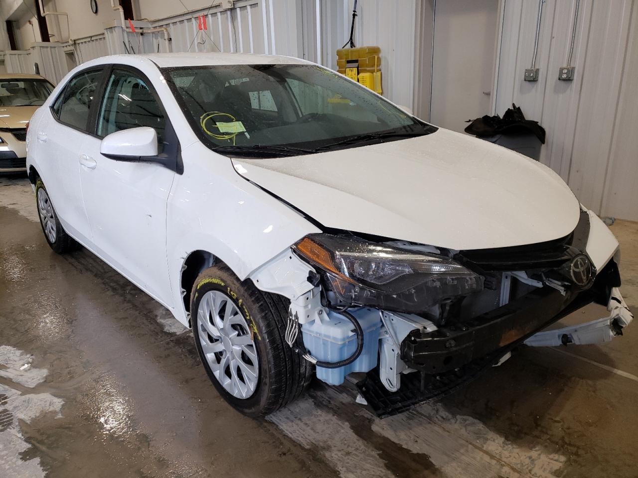 TOYOTA COROLLA L 2018 with VIN 5YFBURHE9JP779844 - Photo from auction