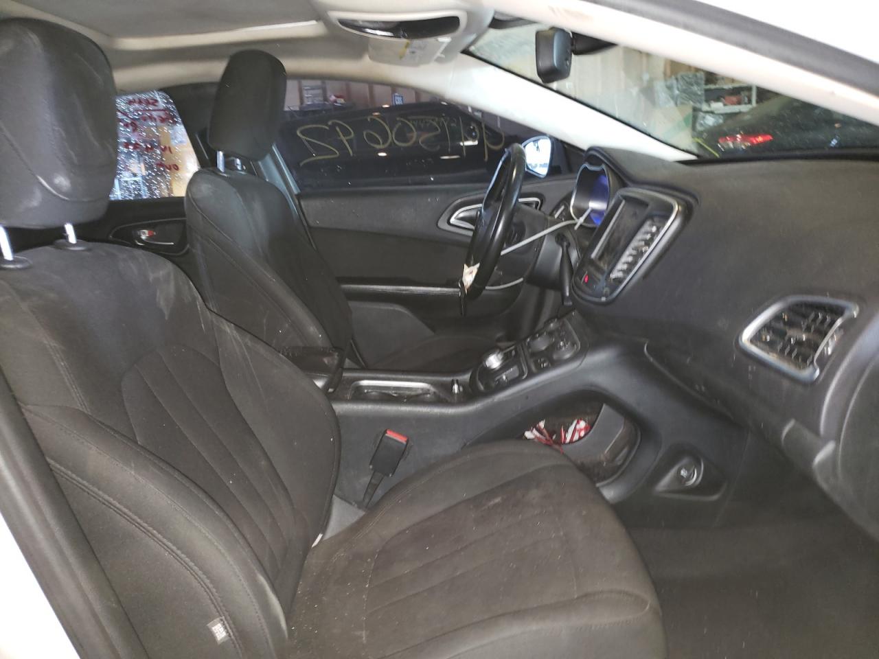 Photo 5 from auction – 2016 CHRYSLER 200 LIMITE with VIN 1C3CCCAB1GN168558