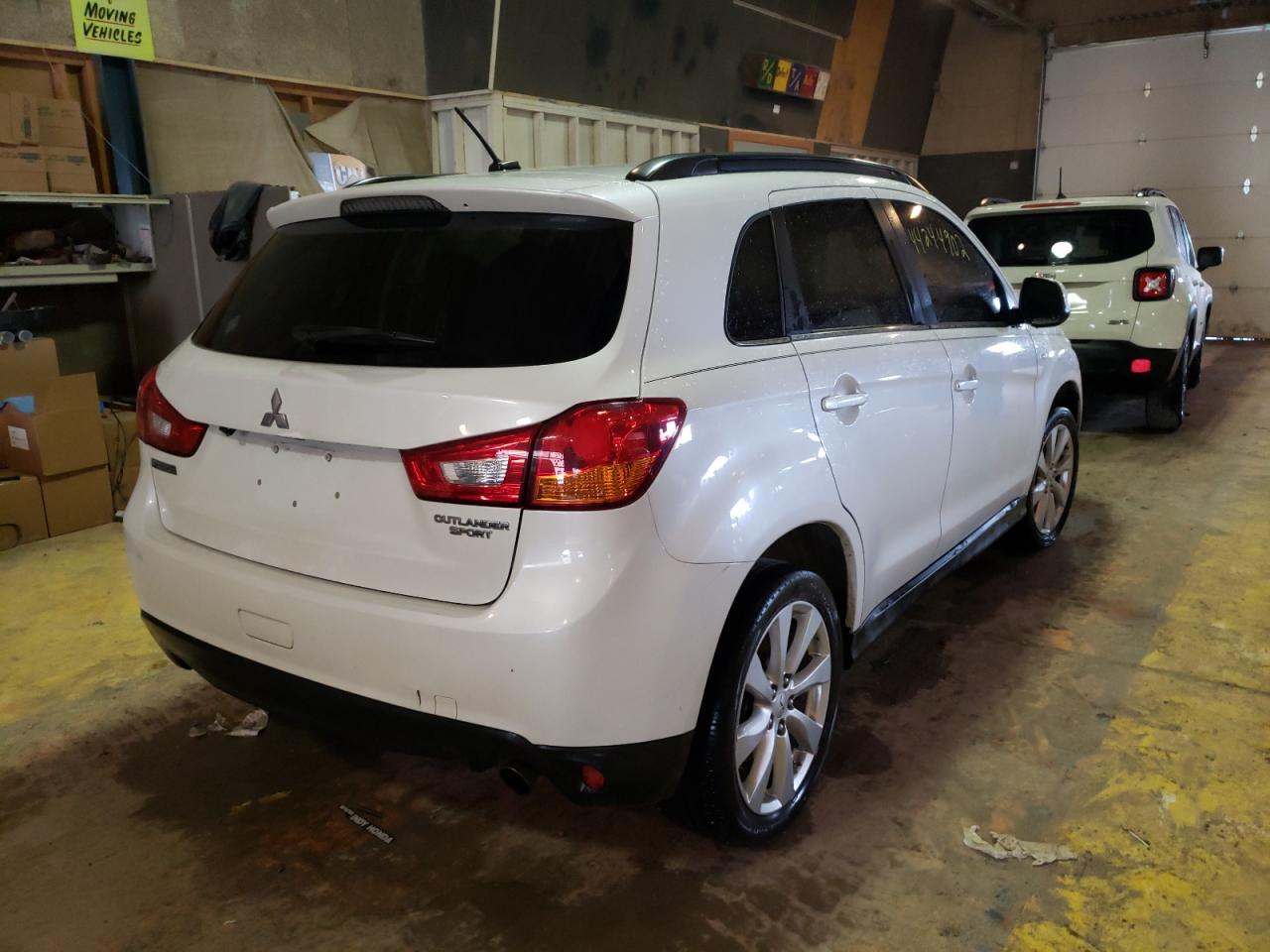 Photo 4 from auction – 2013 MITSUBISHI OUTLANDER with VIN 4A4AR4AU7DE014126