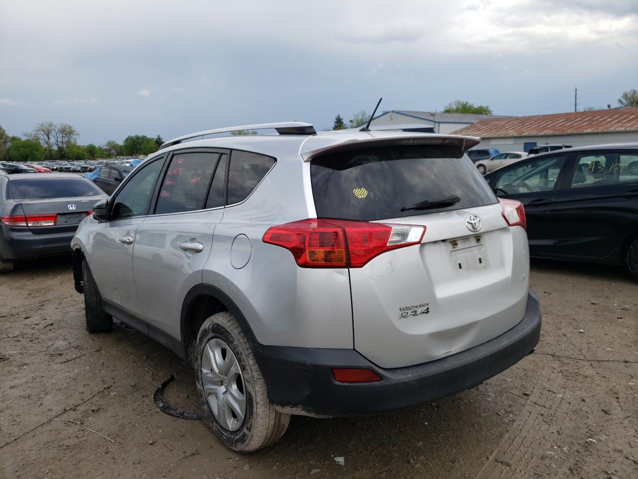 Photo 3 from auction – 2015 TOYOTA RAV4 LE with VIN JTMZFREV6FD074085
