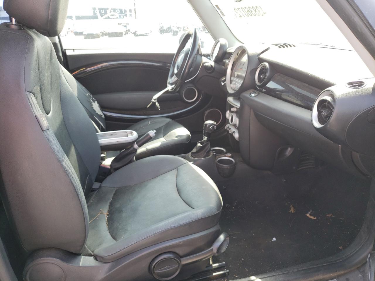 Photo 5 from auction – 2009 MINI COOPER CLU with VIN WMWML33529TX34889