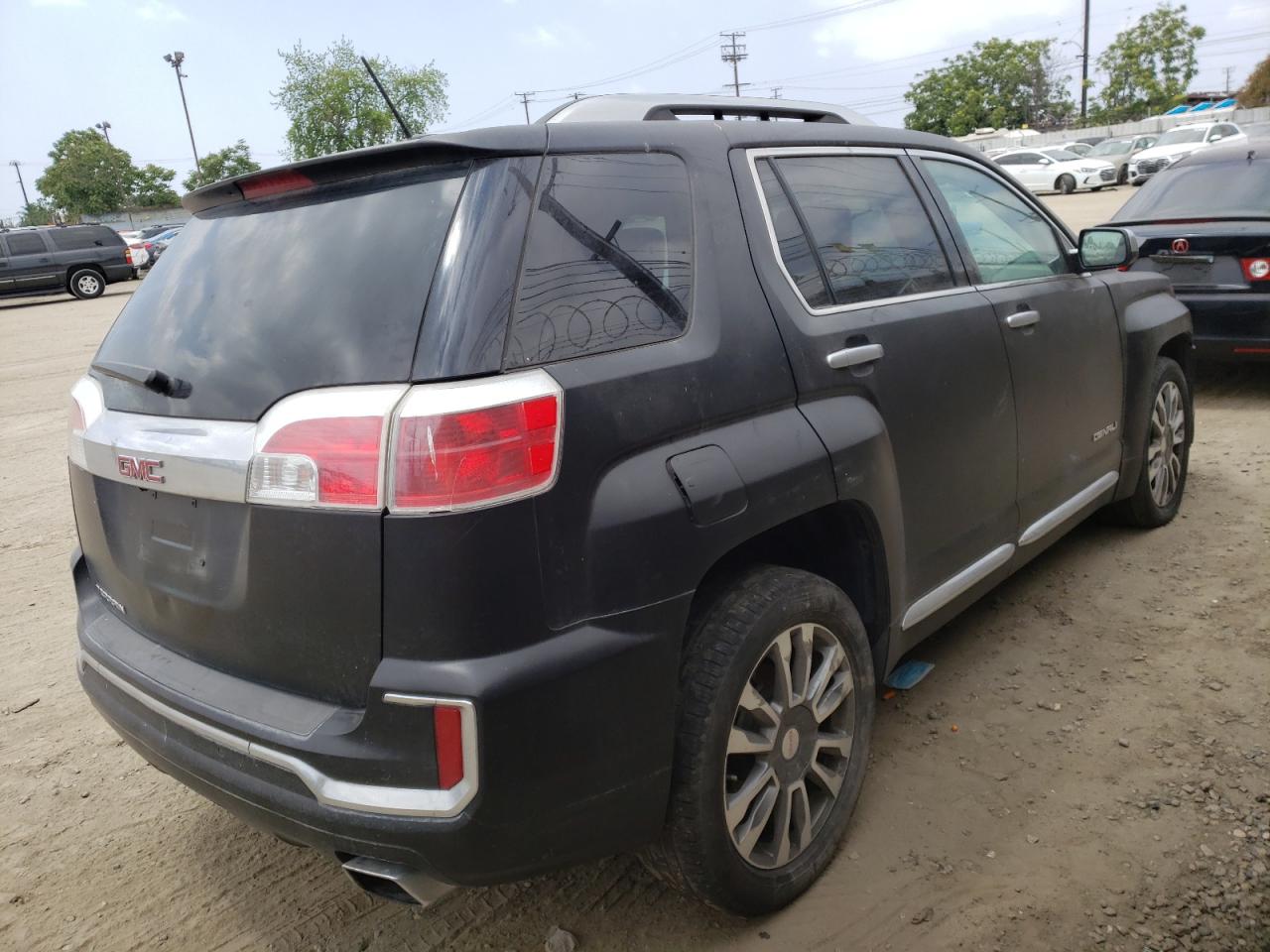 Photo 4 from auction – 2017 GMC TERRAIN DE with VIN 2GKFLRE34H6304139