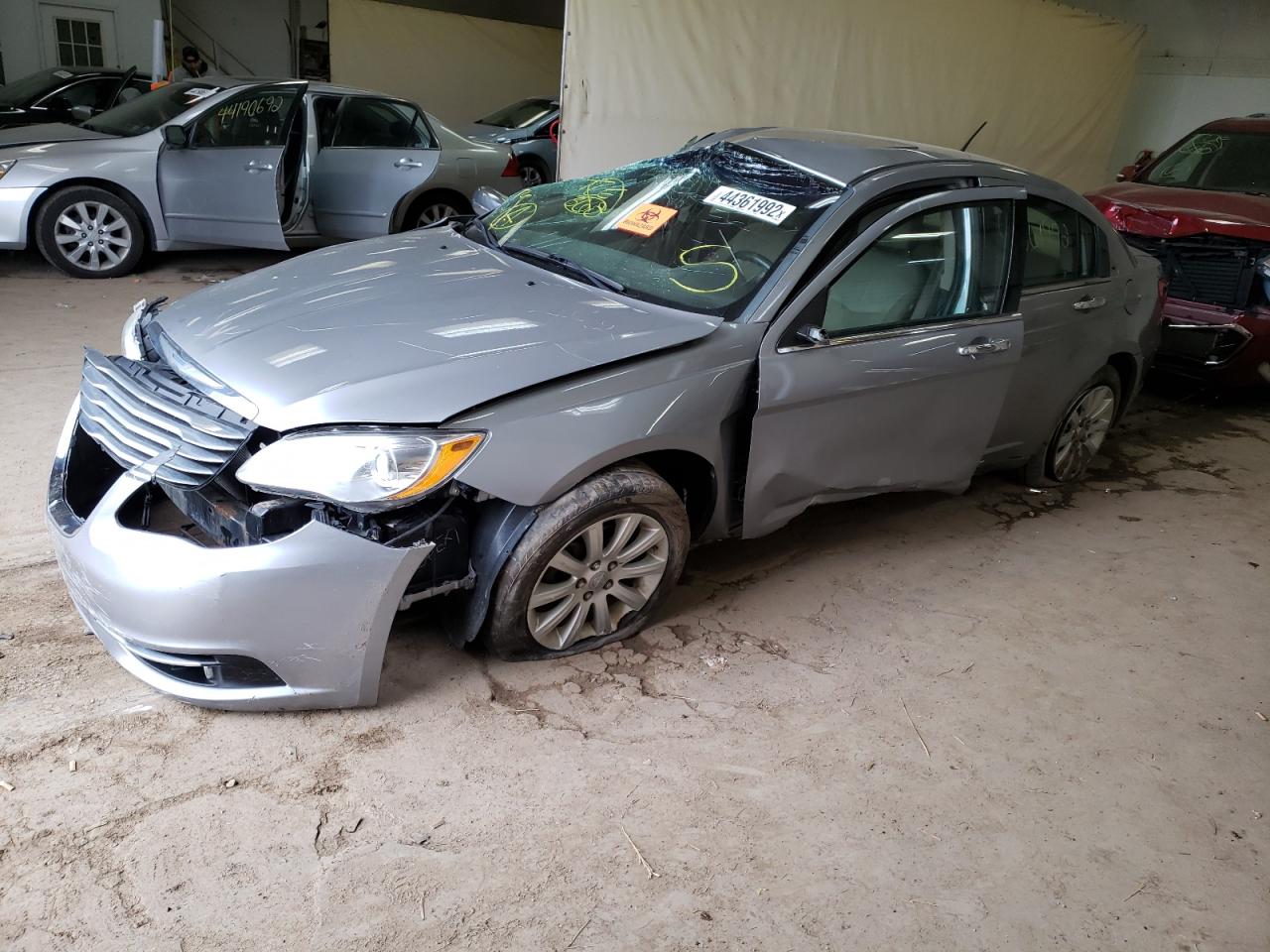 Photo 2 from auction – 2013 CHRYSLER 200 LIMITE with VIN 1C3CCBCG3DN746898