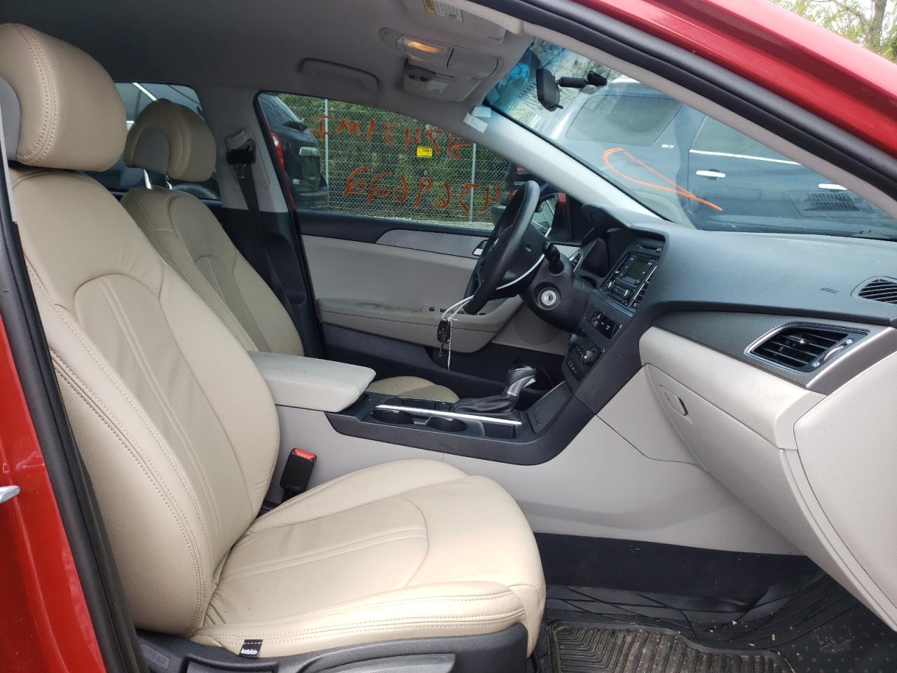 Photo 5 from auction – 2017 HYUNDAI SONATA SE with VIN 5NPE24AF3HH520380