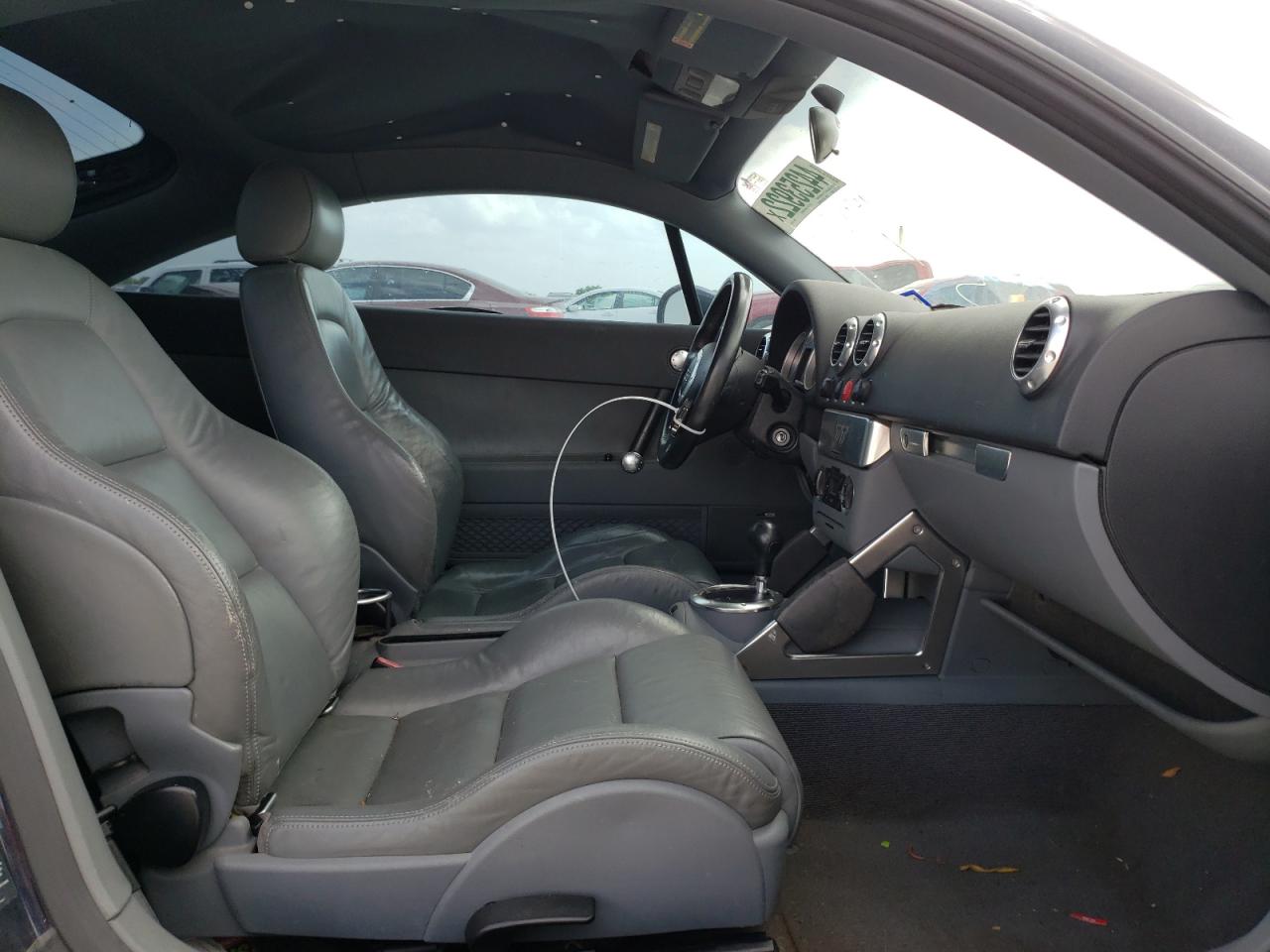 Photo 5 from auction – 2004 AUDI TT with VIN TRUSC28N741011661