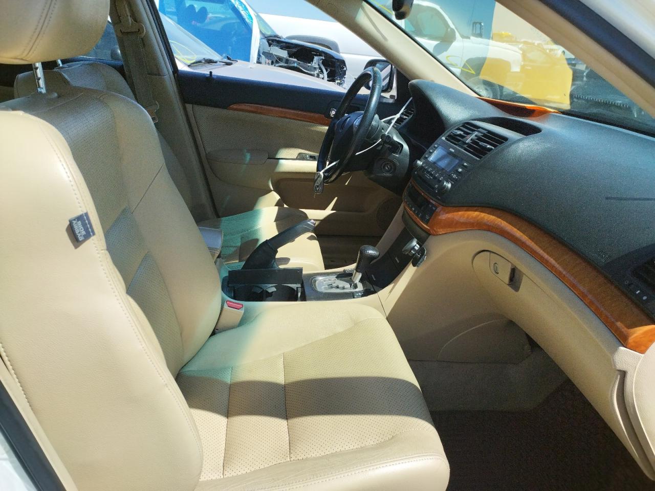 Photo 5 from auction – 2004 ACURA TSX with VIN JH4CL96814C018113