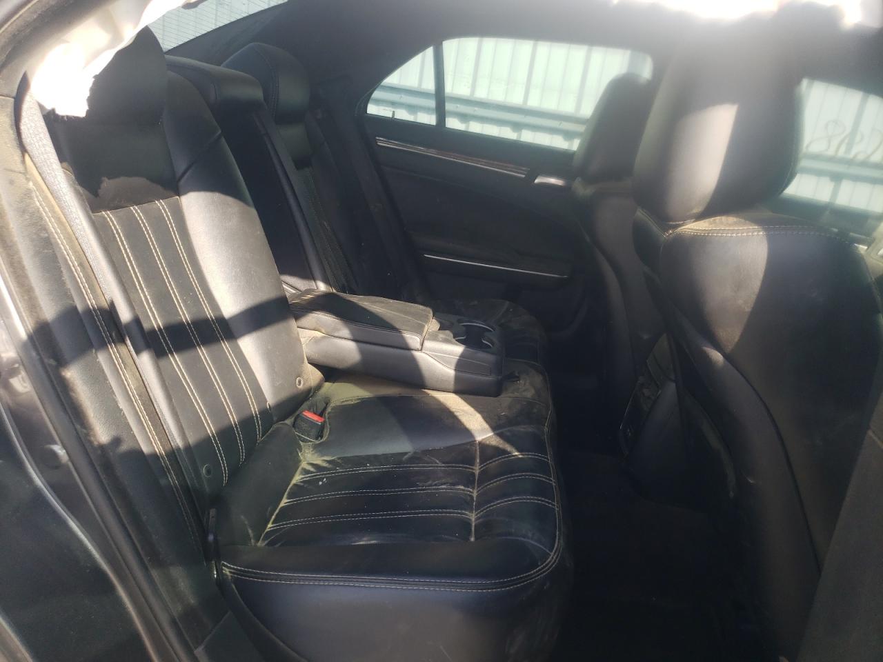 Photo 6 from auction – 2019 CHRYSLER 300 S with VIN 2C3CCABGXKH515482