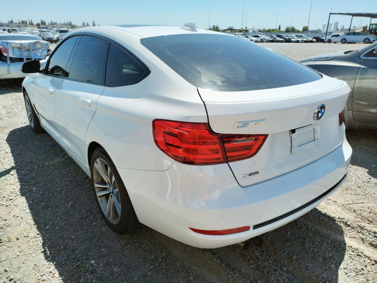 Photo 3 from auction – 2015 BMW 328 XIGT S with VIN WBA8Z5C55FD672261