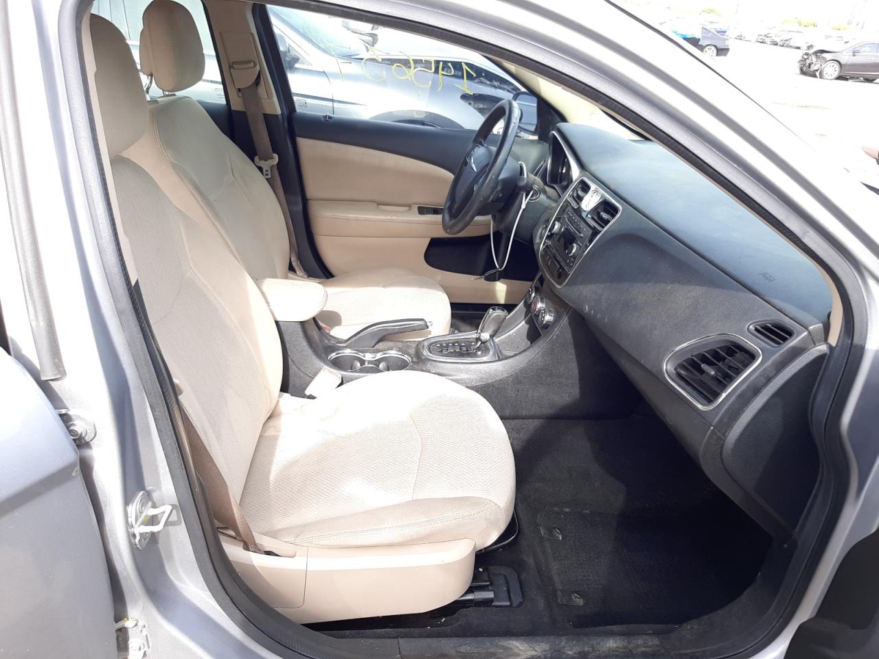 Photo 5 from auction – 2013 CHRYSLER 200 LX with VIN 1C3CCBAB4DN733567