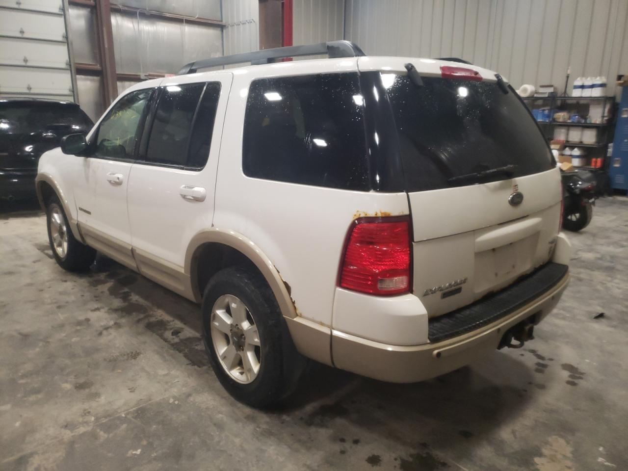 Photo 3 from auction – 2005 FORD EXPLORER E with VIN 1FMDU74W95UB48740