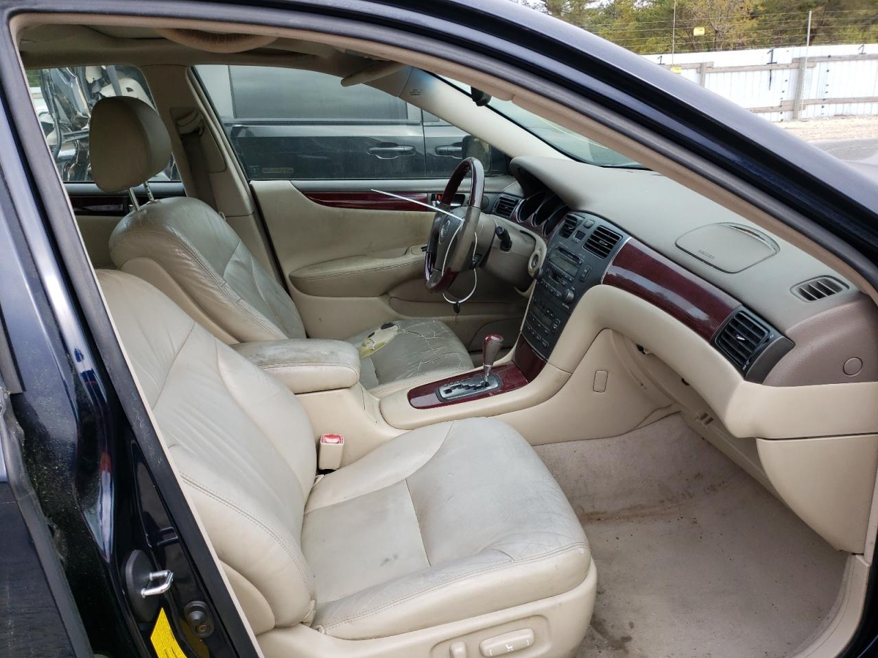 Photo 5 from auction – 2004 LEXUS ES 330 with VIN JTHBA30G545000202