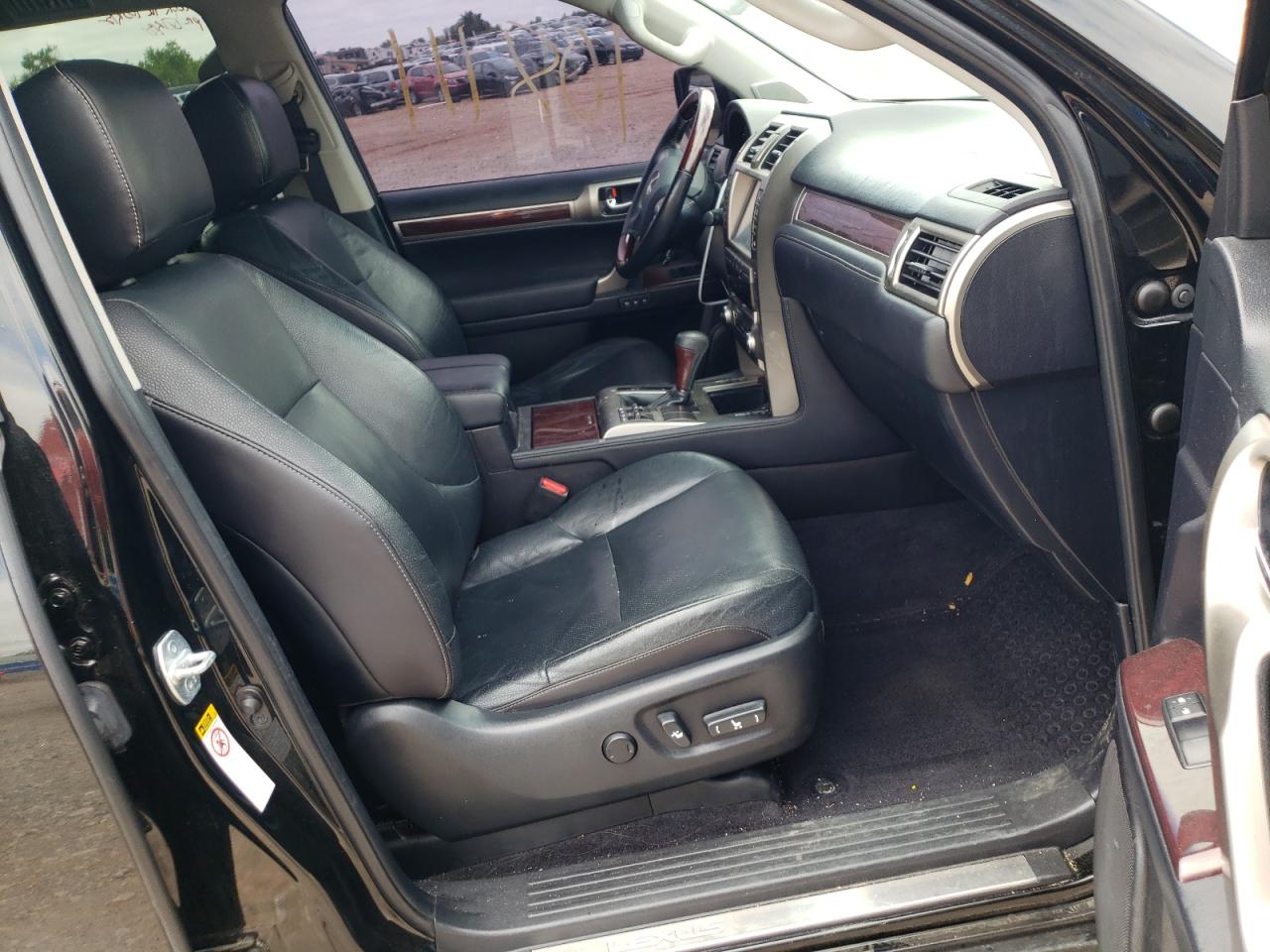 Photo 5 from auction – 2014 LEXUS GX 460 with VIN JTJBM7FX1E5067319