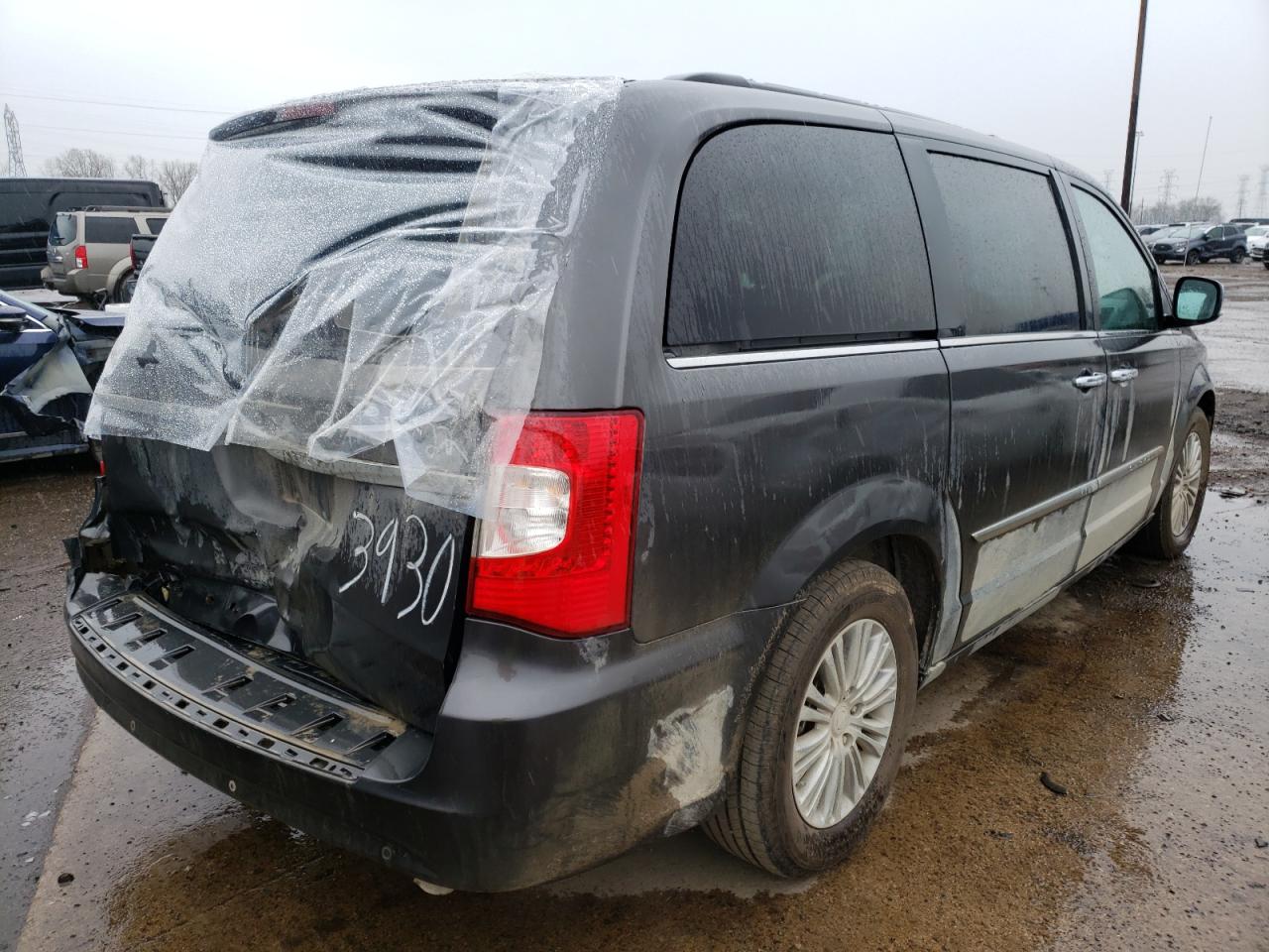 Photo 4 from auction – 2016 CHRYSLER TOWN & COU with VIN 2C4RC1CG6GR303930