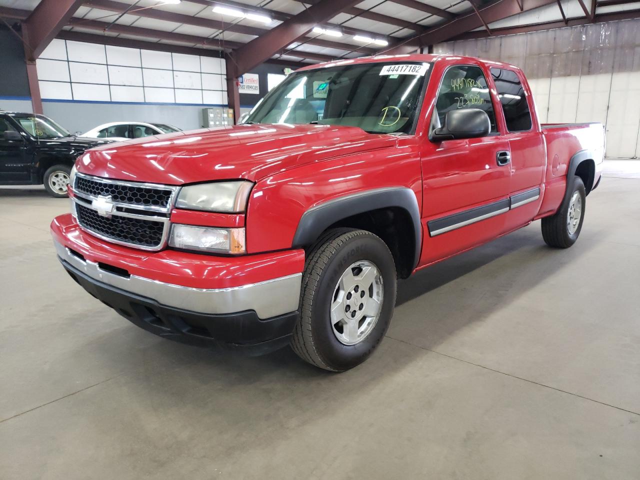 Photo 2 from auction – 2006 CHEVROLET SILVERADO with VIN 2GCEK19B461128328