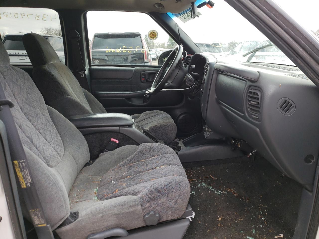Photo 5 from auction – 2002 GMC SONOMA with VIN 1GTDT13W32K194416