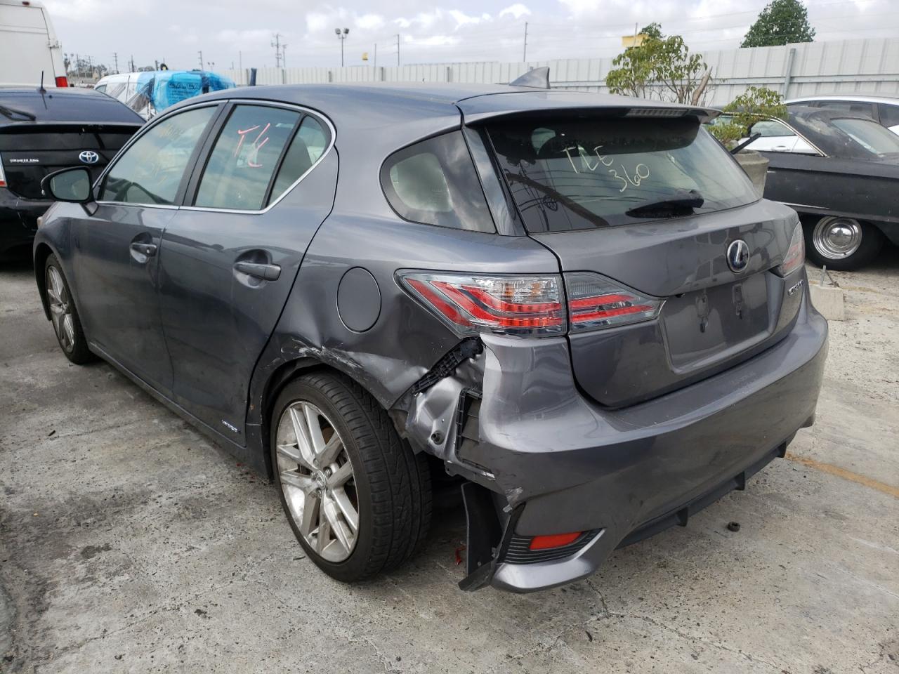 Photo 3 from auction – 2014 LEXUS CT 200 with VIN JTHKD5BH2E2199981