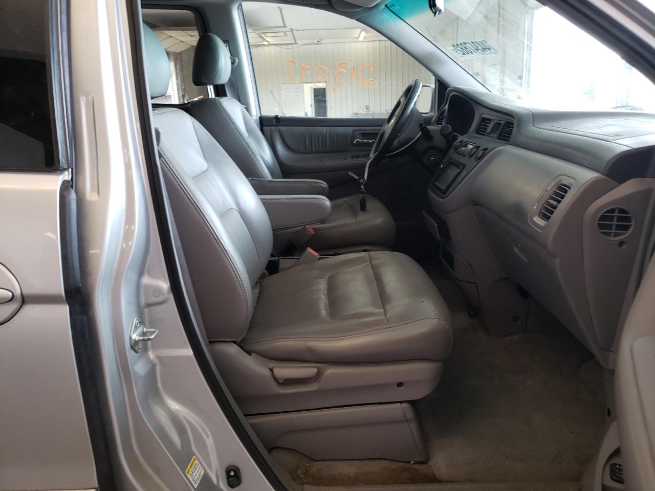 Photo 5 from auction – 2004 HONDA ODYSSEY EX with VIN 5FNRL18054B034001