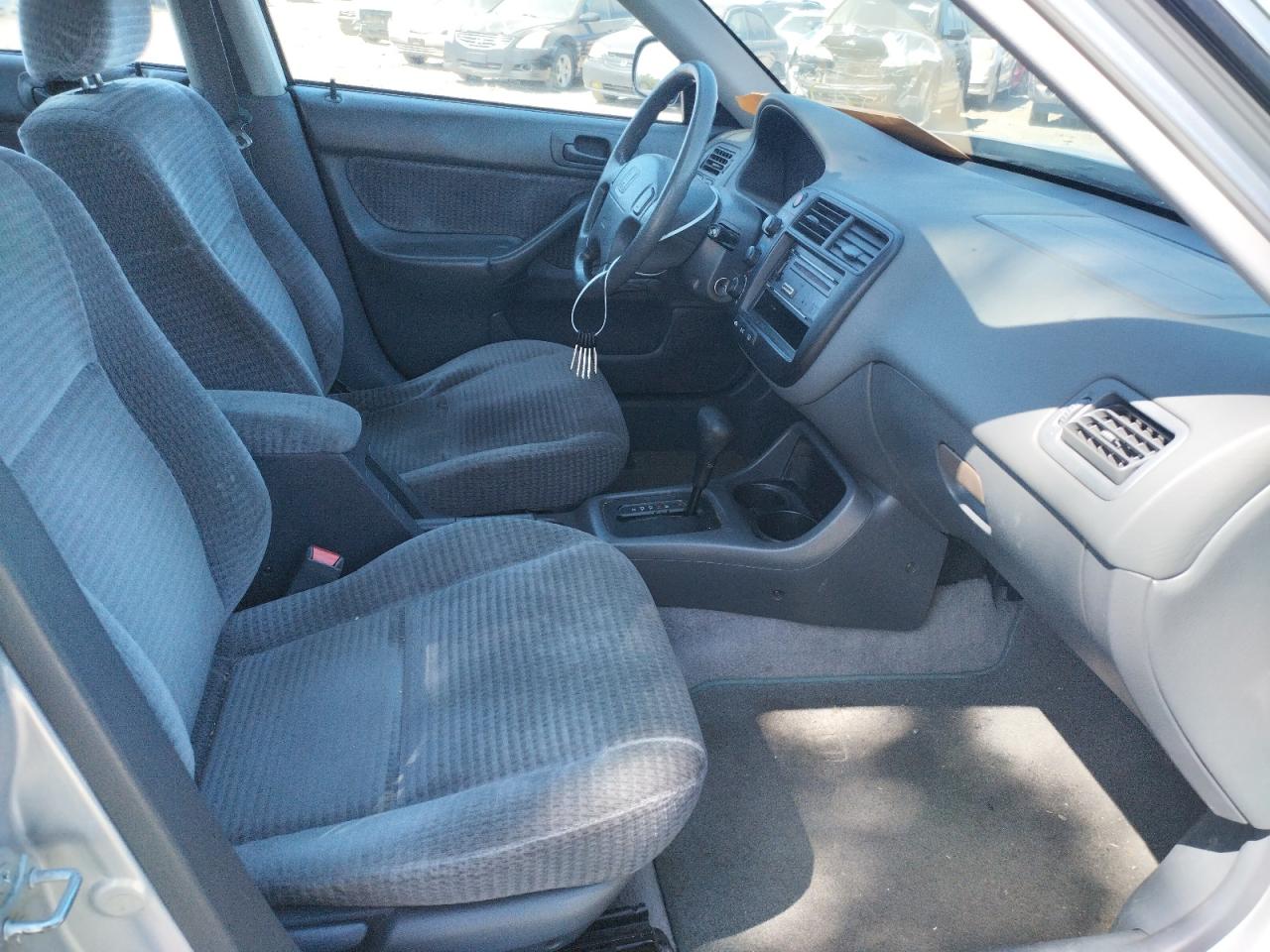 Photo 5 from auction – 2000 HONDA CIVIC BASE with VIN 2HGEJ6616YH577761