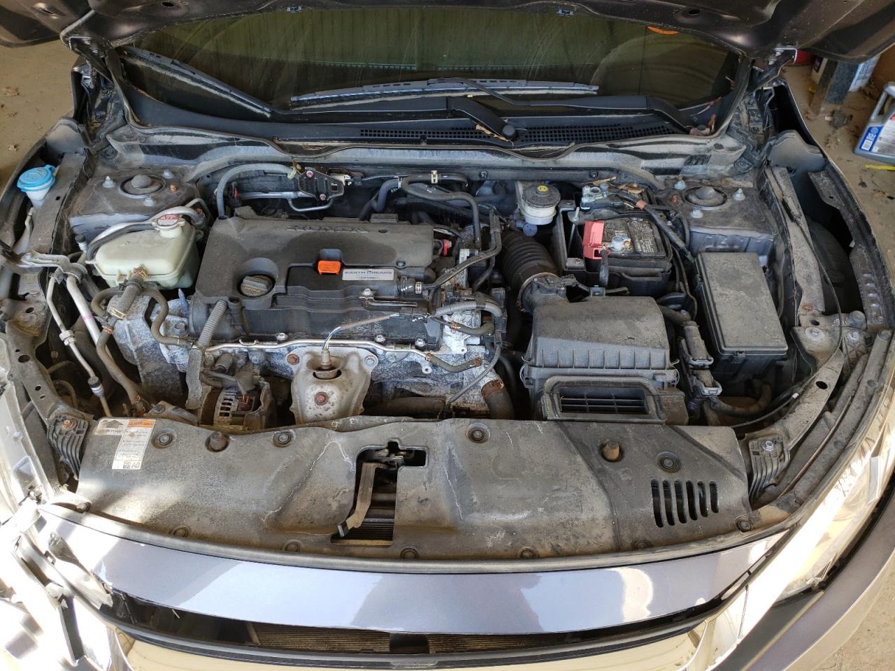 Photo 7 from auction – 2018 HONDA CIVIC LX with VIN 19XFC2F57JE206747
