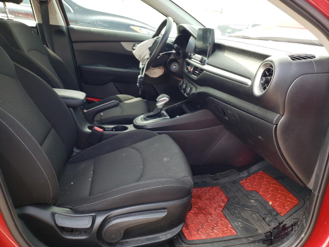 Photo 5 from auction – 2021 KIA FORTE FE with VIN 3KPF24AD7ME306607
