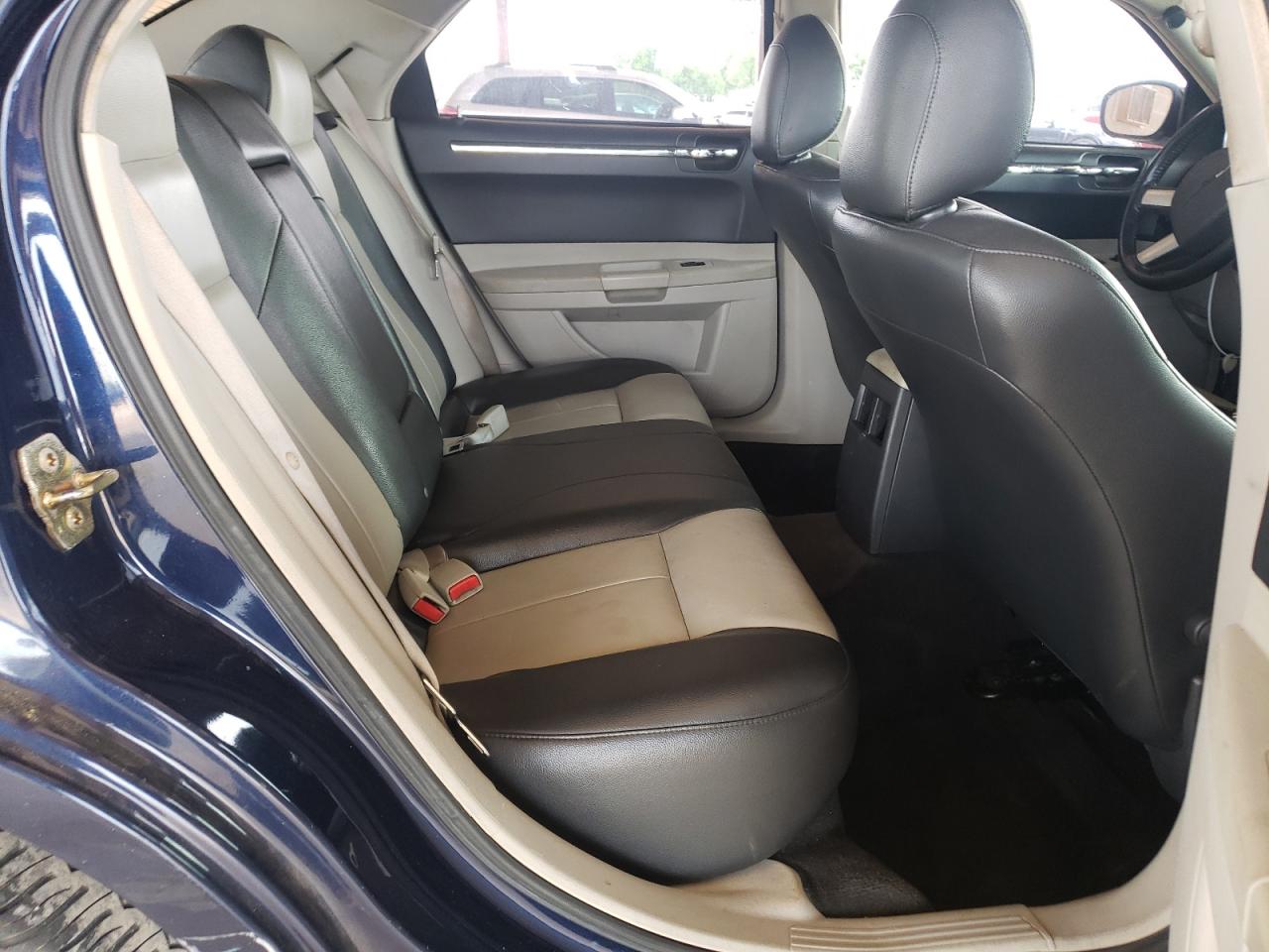 Photo 6 from auction – 2006 CHRYSLER 300 TOURIN with VIN 2C3KA53G86H153522
