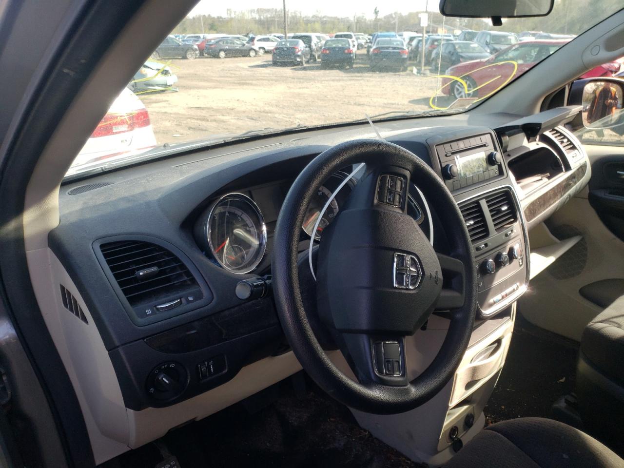 Photo 9 from auction – 2013 DODGE GRAND CARA with VIN 2C4RDGBG3DR663458