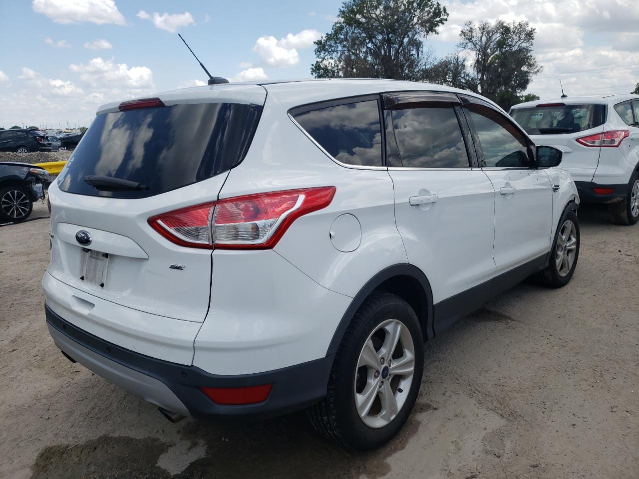Photo 4 from auction – 2015 FORD ESCAPE SE with VIN 1FMCU0G7XFUC85968