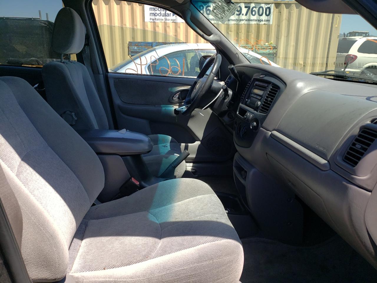 Photo 5 from auction – 2002 MAZDA TRIBUTE LX with VIN 4F2YU09152KM54870