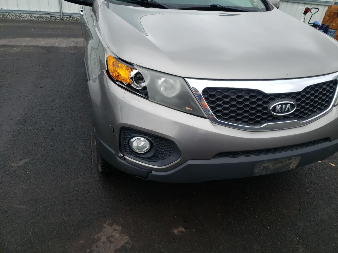 Photo 9 from auction – 2011 KIA SORENTO BA with VIN 5XYKTCA16BG111965