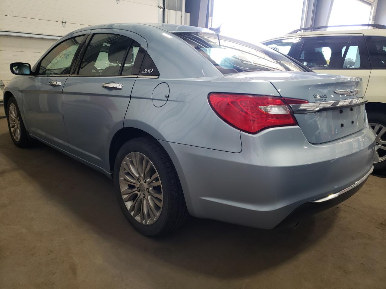 Photo 3 from auction – 2012 CHRYSLER 200 LIMITE with VIN 1C3CCBCG4CN293034