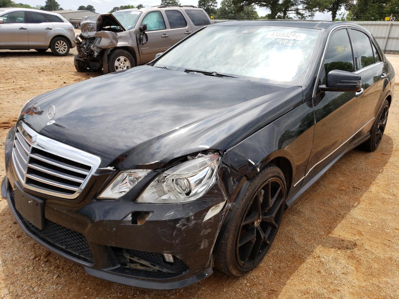Zdjęcie 2 z aukcji – 2011 MERCEDES-BENZ E 550 z VIN WDDHF7CB4BA429927