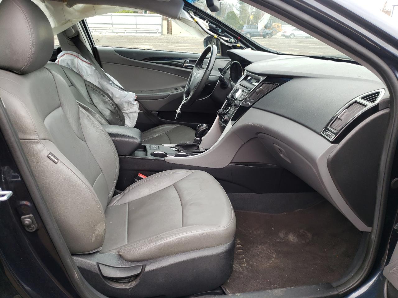 Photo 5 from auction – 2013 HYUNDAI SONATA SE with VIN 5NPEC4AC1DH558557