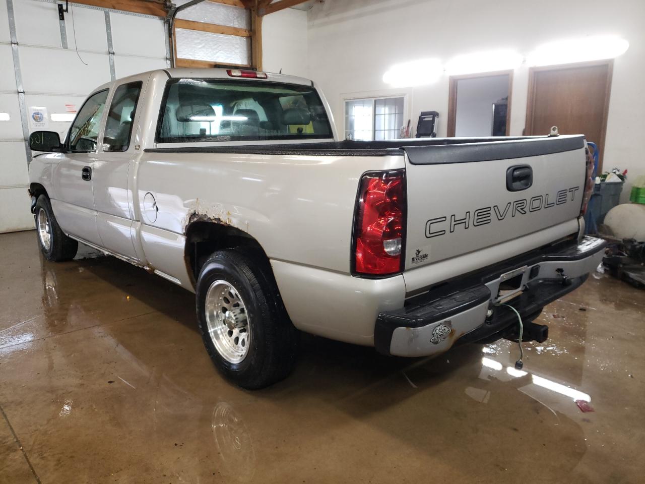 Photo 3 from auction – 2004 CHEVROLET SILVERADO with VIN 1GCEC19X24Z297177