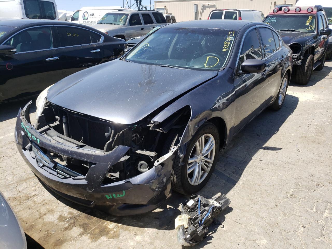 Photo 2 from auction – 2011 INFINITI G25 BASE with VIN JN1DV6AP0BM830977