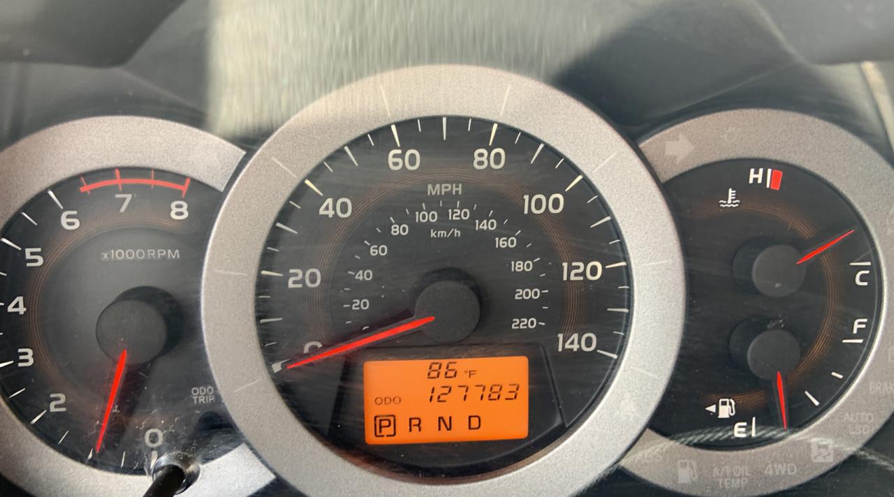 Photo 8 from auction – 2011 TOYOTA RAV4 with VIN 2T3ZF4DV4BW078251