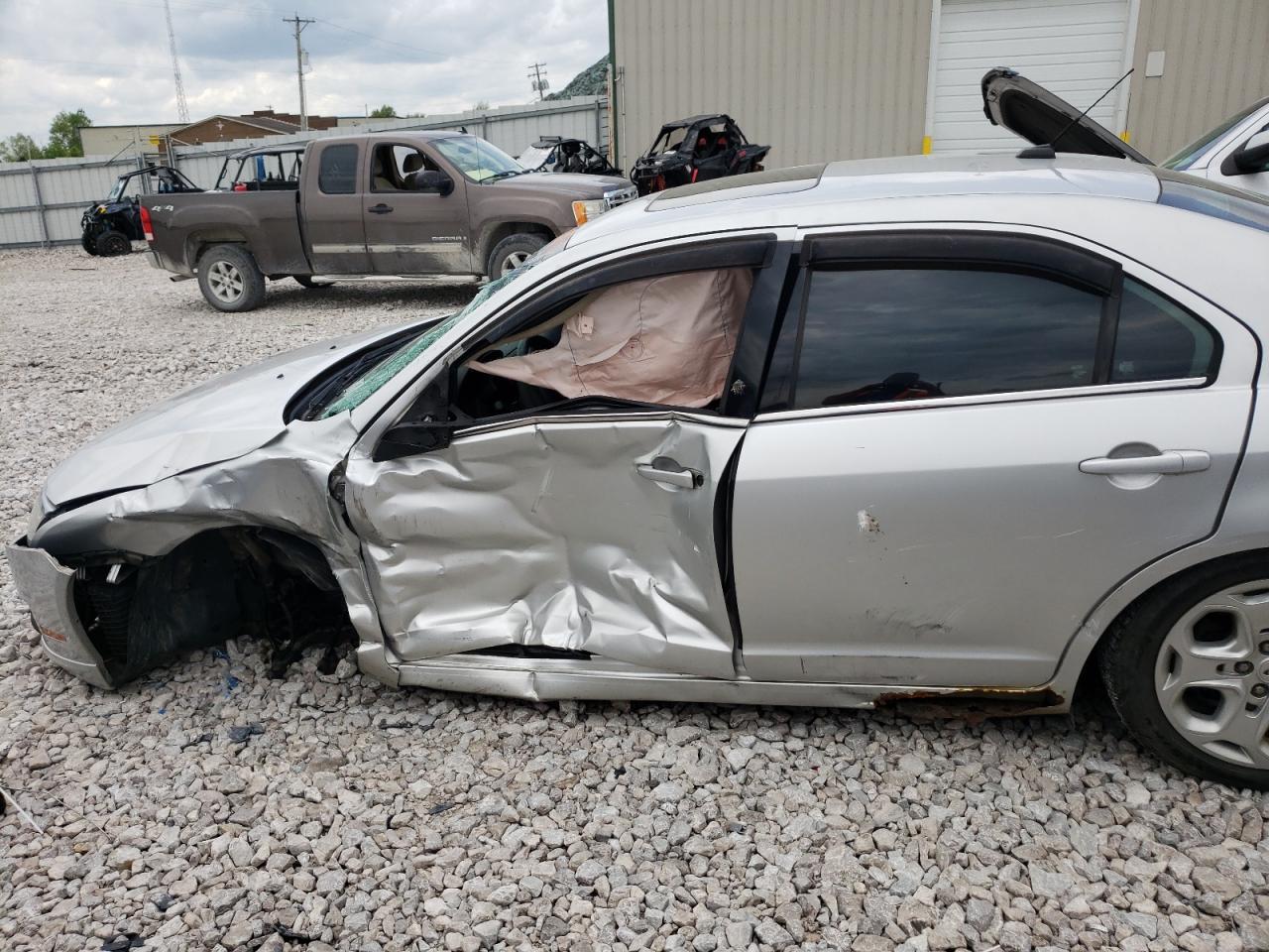 Photo 10 from auction – 2011 FORD FUSION SE with VIN 3FAHP0HA4BR131324