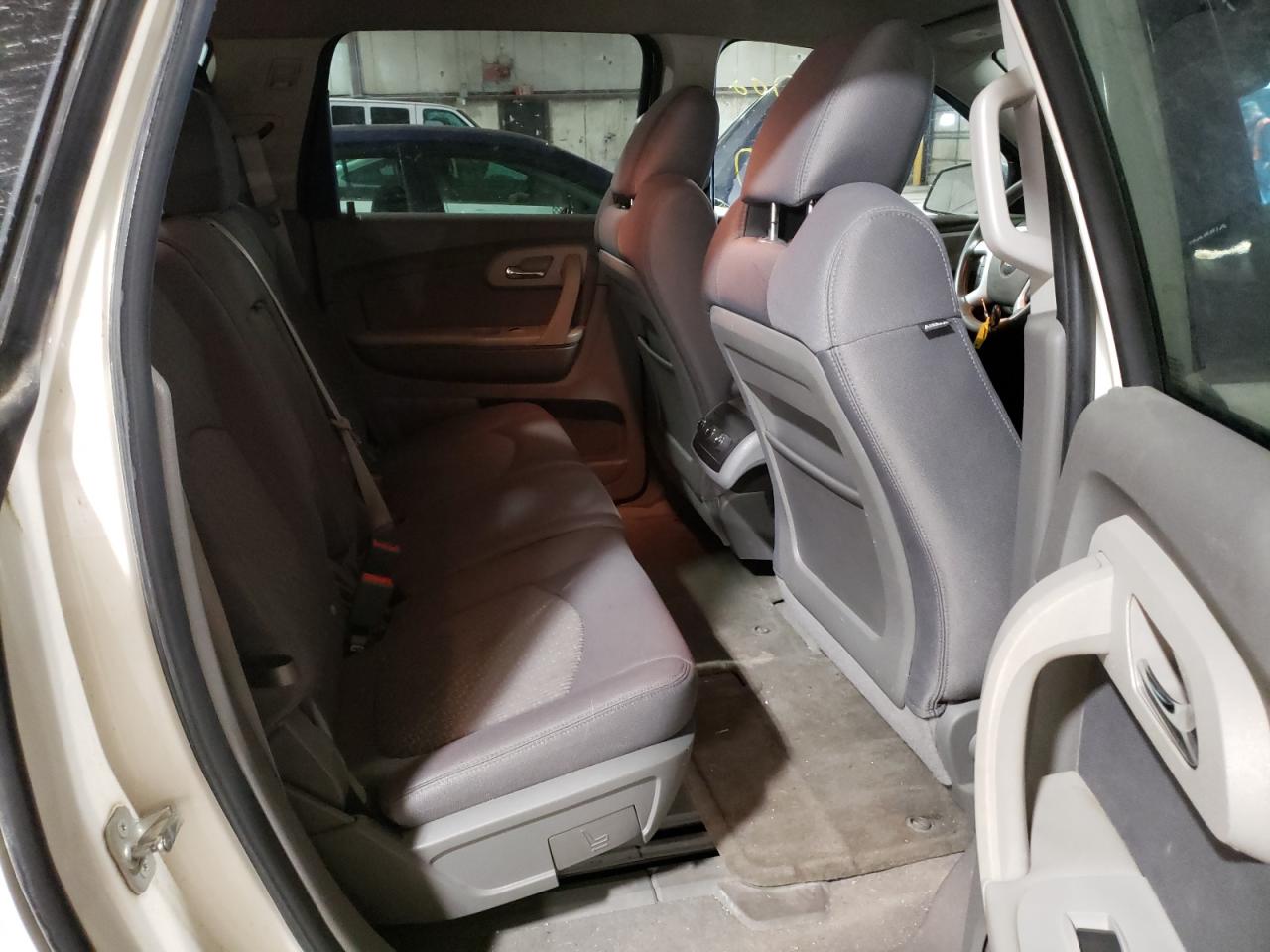 Photo 6 from auction – 2012 CHEVROLET TRAVERSE L with VIN 1GNKRFED3CJ385184