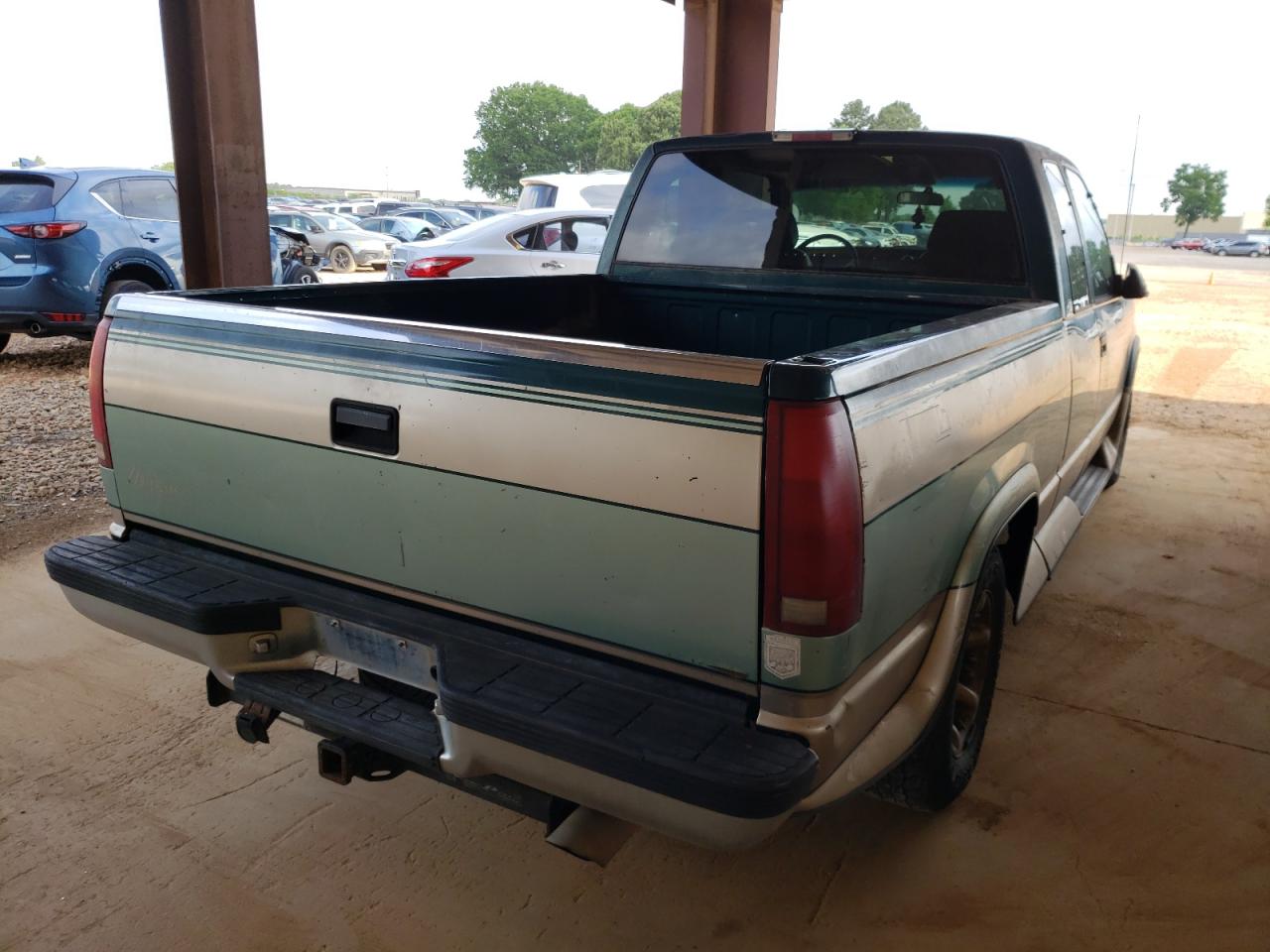 Photo 4 from auction – 1997 CHEVROLET GMT-400 C1 with VIN 1GBEC19R2VE239553