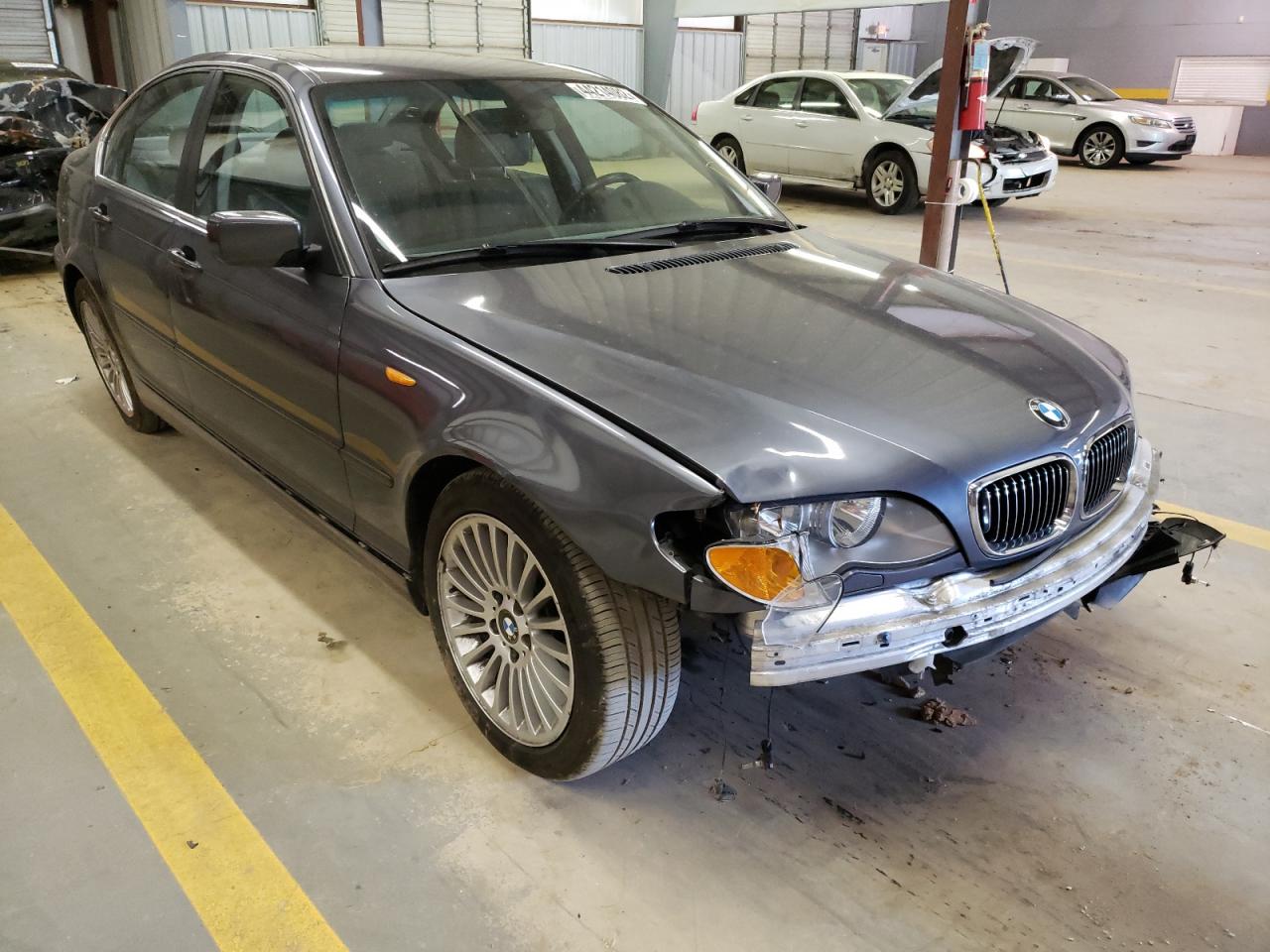 BMW 330 I 2003 with VIN WBAEV53463KM02551 - Photo from auction