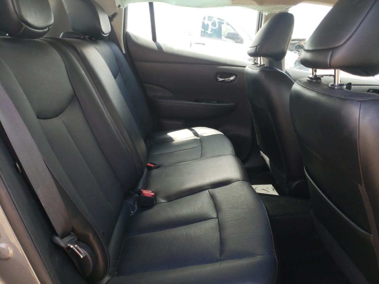 Photo 6 from auction – 2015 NISSAN LEAF S with VIN 1N4AZ0CP4FC323564
