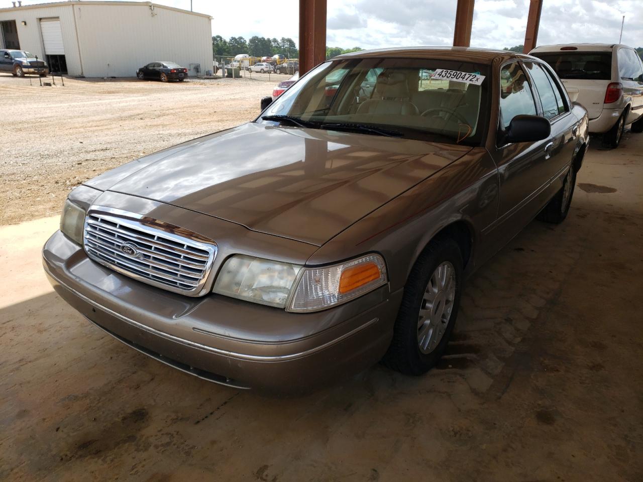 Photo 2 from auction – 2004 FORD CROWN VICT with VIN 2FAFP74W74X167109