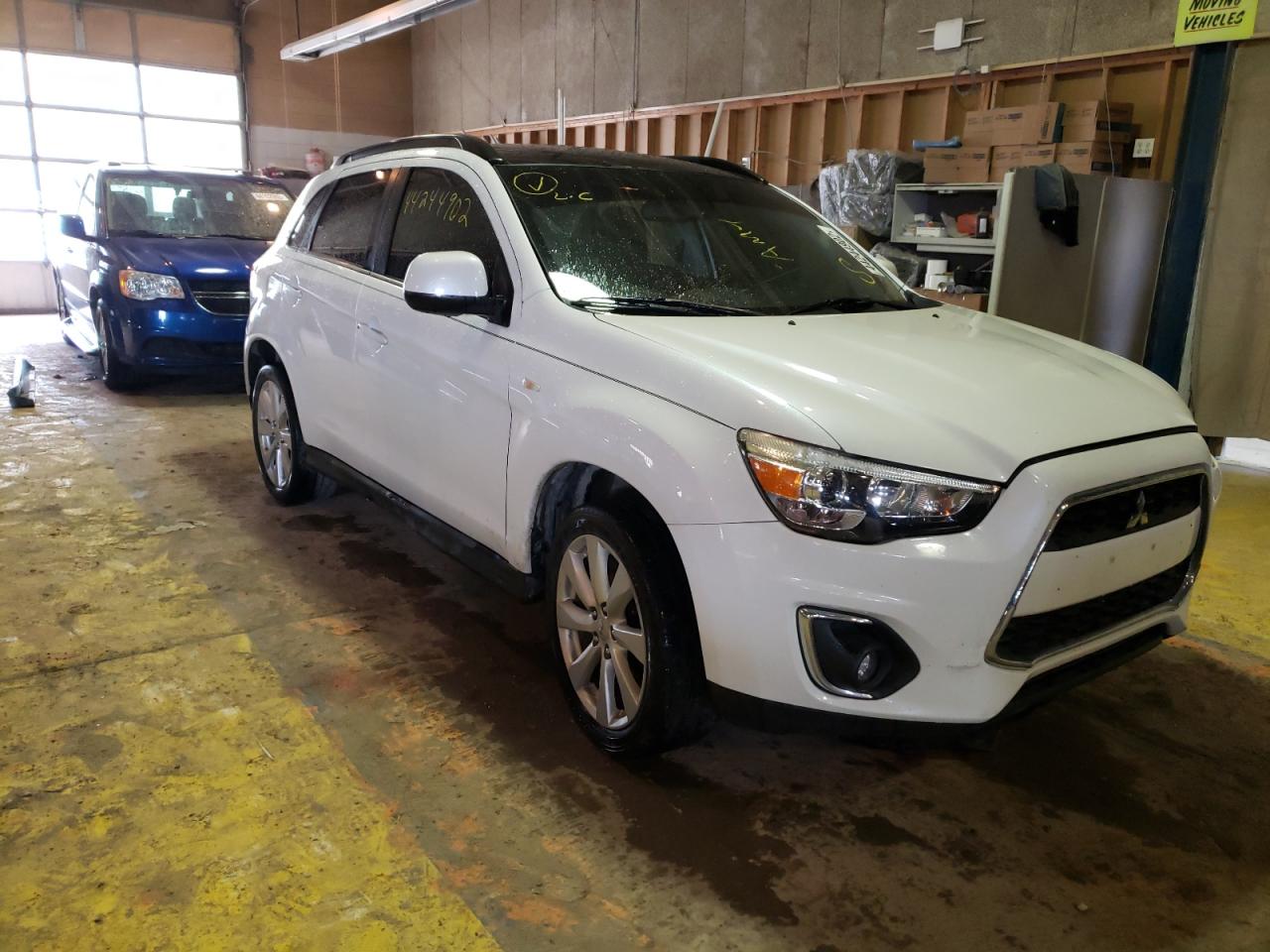MITSUBISHI OUTLANDER 2013 with VIN 4A4AR4AU7DE014126 - Photo from auction